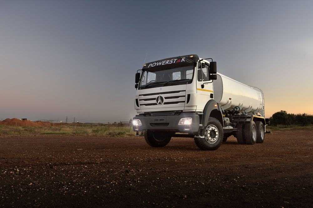 
								VX 2628 6×4 18000L Water Tanker full									